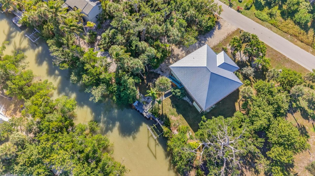 6476 Pine Ave, Sanibel, FL 33957 Photo