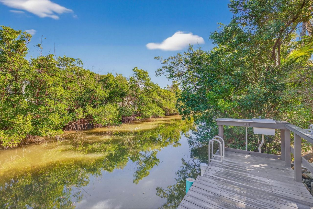 6476 Pine Ave, Sanibel, FL 33957 Photo