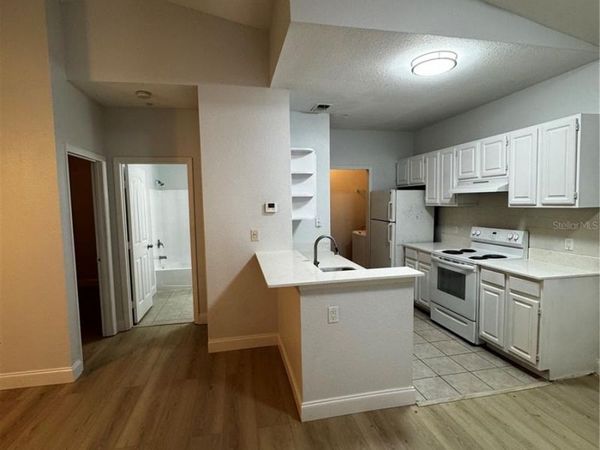 5805 LEGACY CRESCENT PLACE, Unit 302, RIVERVIEW, FL 33578