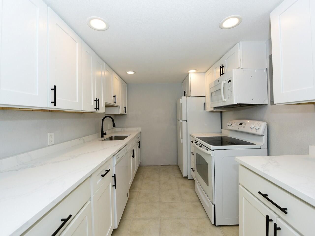 2560 S Ocean Boulevard, Unit 406, Palm Beach, FL 33480 Photo