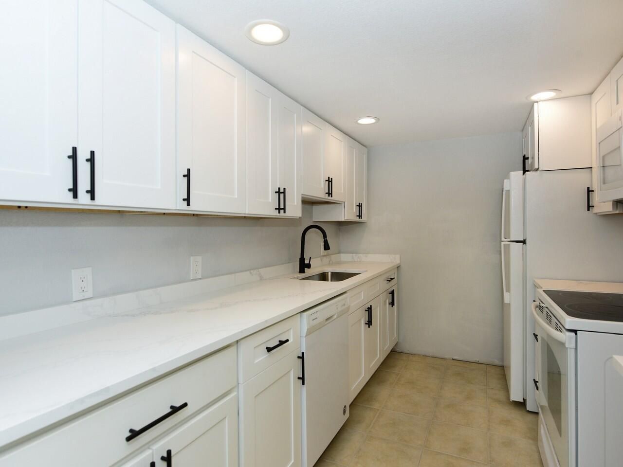 2560 S Ocean Boulevard, Unit 406, Palm Beach, FL 33480 Photo