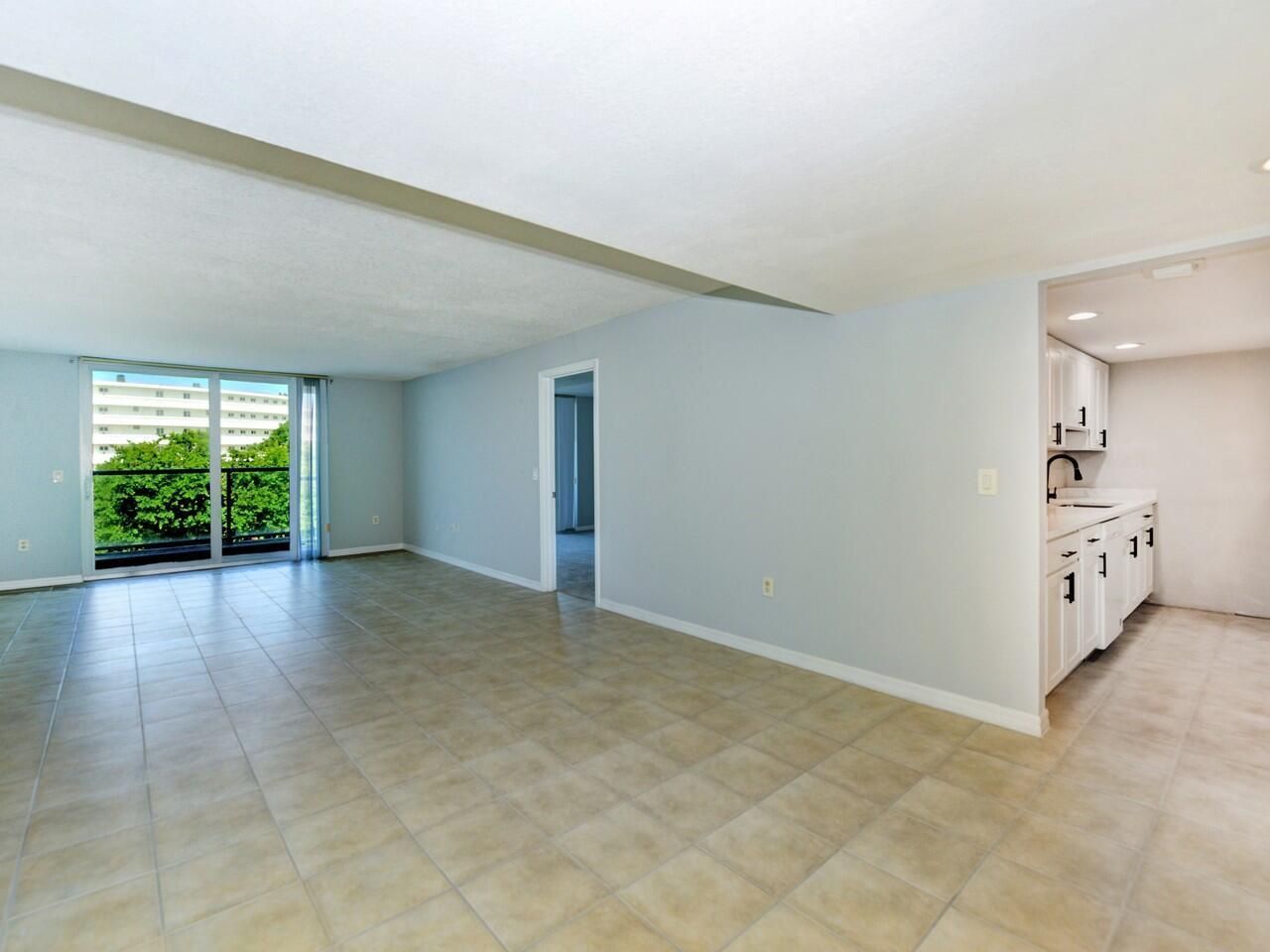 2560 S Ocean Boulevard, Unit 406, Palm Beach, FL 33480 Photo