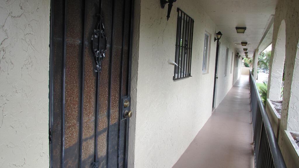 6080 Forest Hill Boulevard, Unit 206, West Palm Beach, FL 33415 Photo