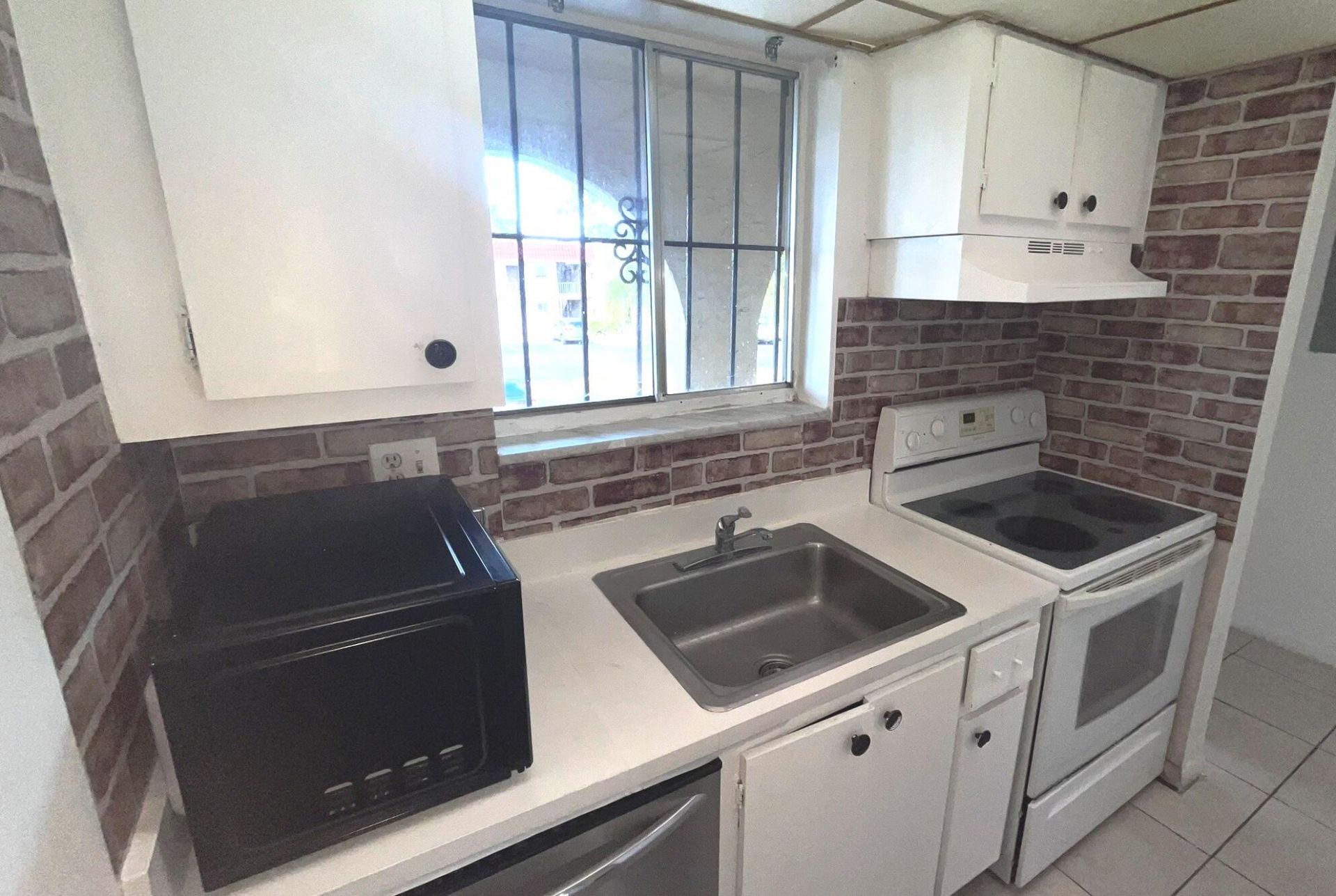 6080 Forest Hill Boulevard, Unit 206, West Palm Beach, FL 33415 Photo