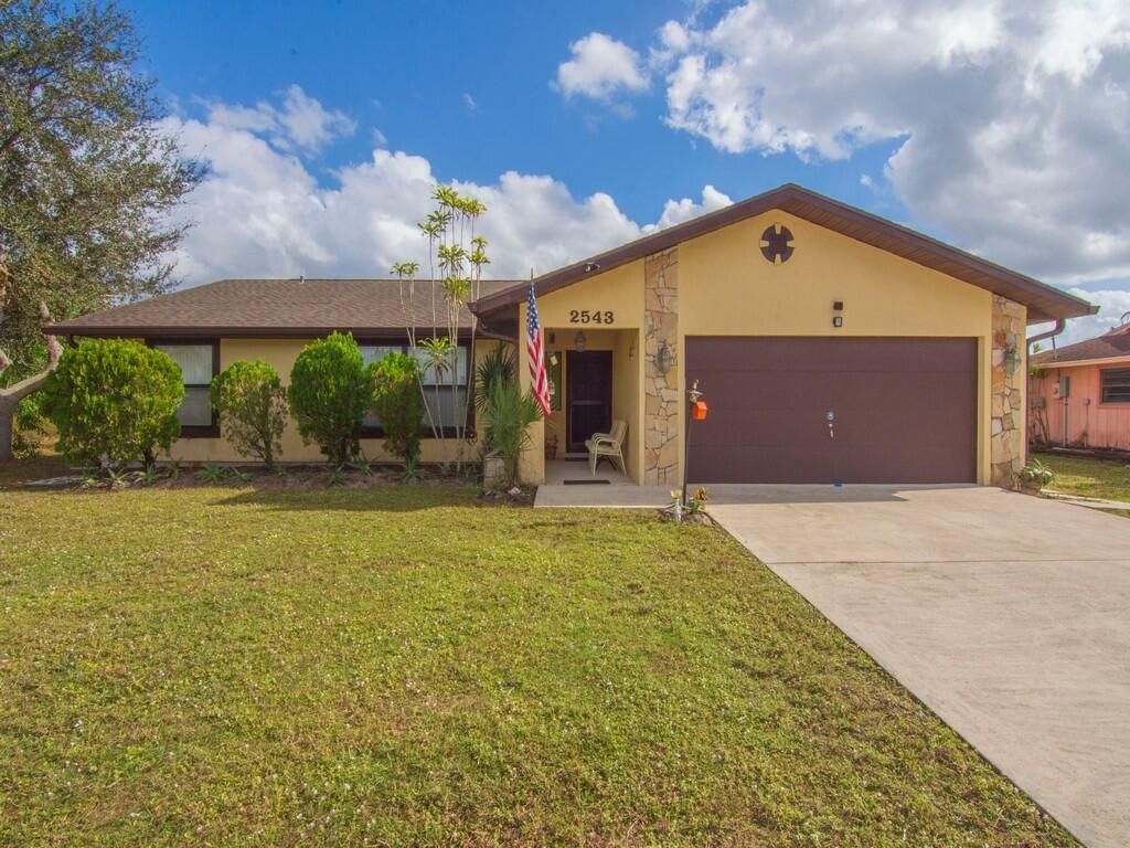 2543 SE Price Court, Port Saint Lucie, FL 34953 Photo
