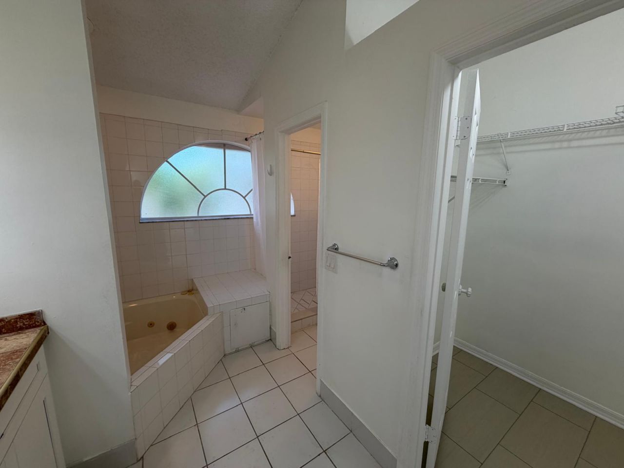3780 Amalfi Drive, Unit 3780, Hollywood, FL 33021 Photo