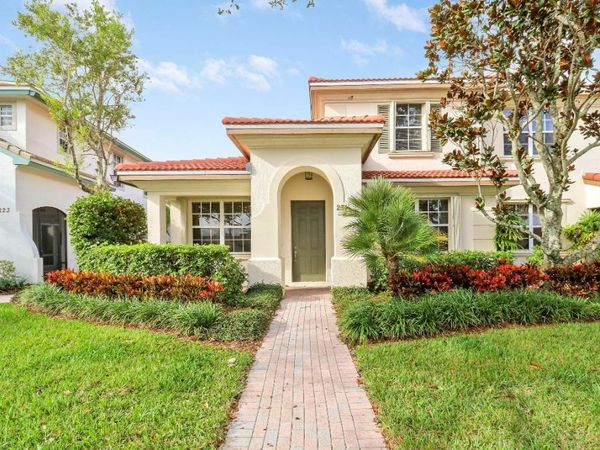 231 Evergrene Parkway, Unit 22-C, Palm Beach Gardens, FL 33410