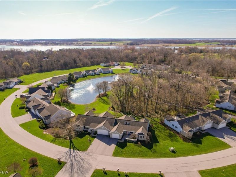 709 N Vineyard Circle, Port Clinton, OH 43452 Photo 3