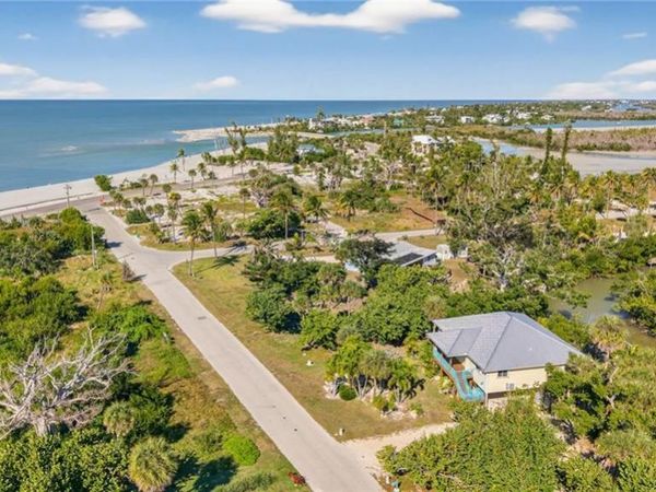 6476 Pine AVE, SANIBEL, FL 33957