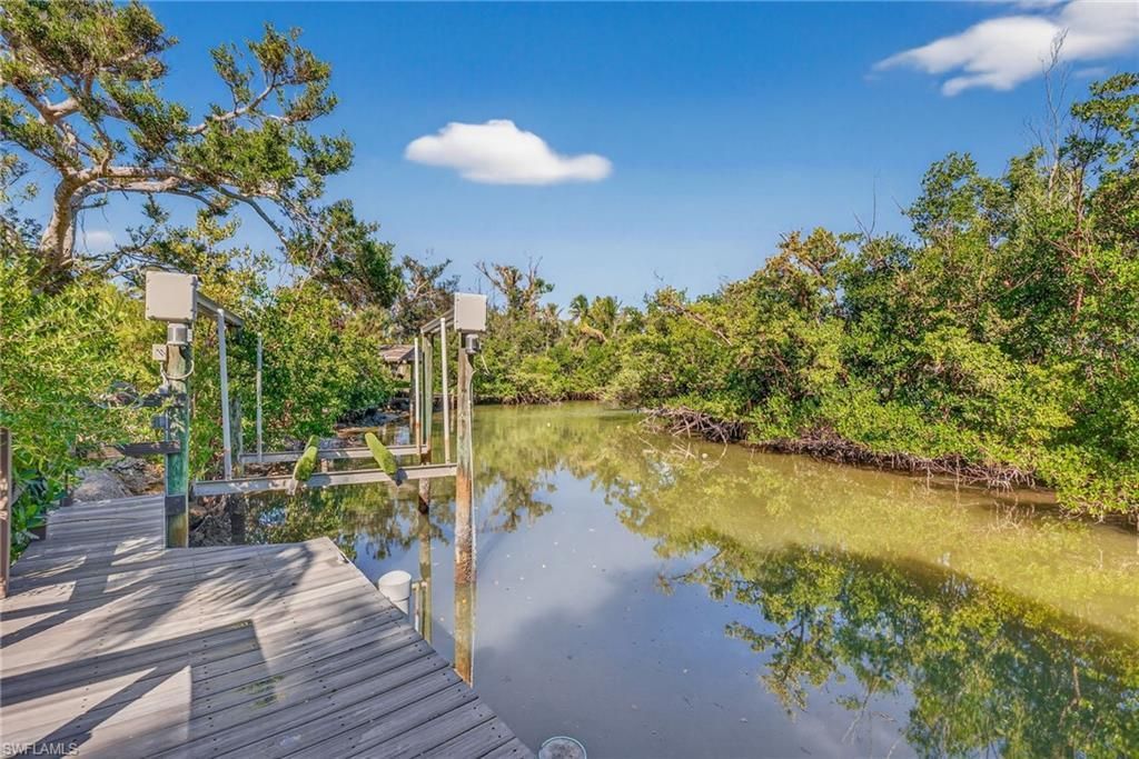 6476 Pine Ave, Sanibel, FL 33957 Photo