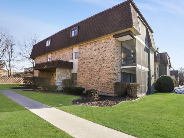 11133 East Road, Unit E, Palos Hills, IL 60465