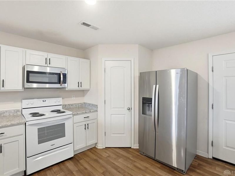 60 Tarragon Way, New Lebanon, OH 45345 Photo 10