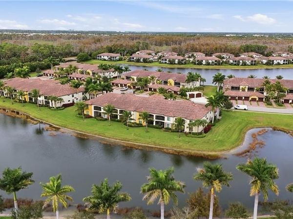 9528 Avellino WAY, Unit 2521, NAPLES, FL 34113