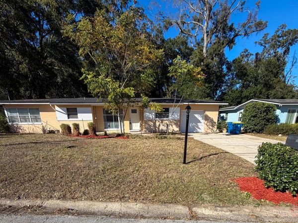 2324 BUTTONWOOD Drive, Jacksonville, FL 32216