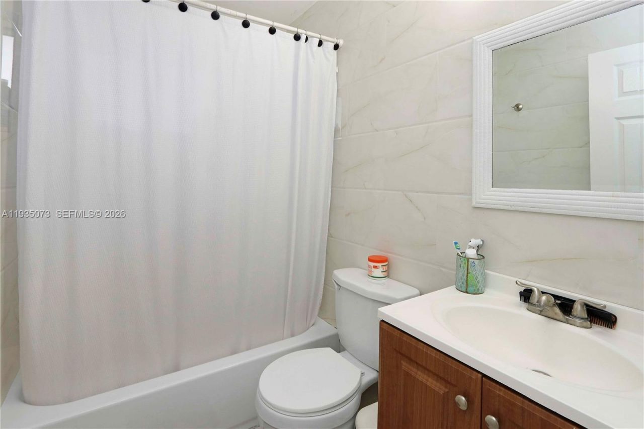 3001 NW 56th St, Miami, FL 33142 Photo