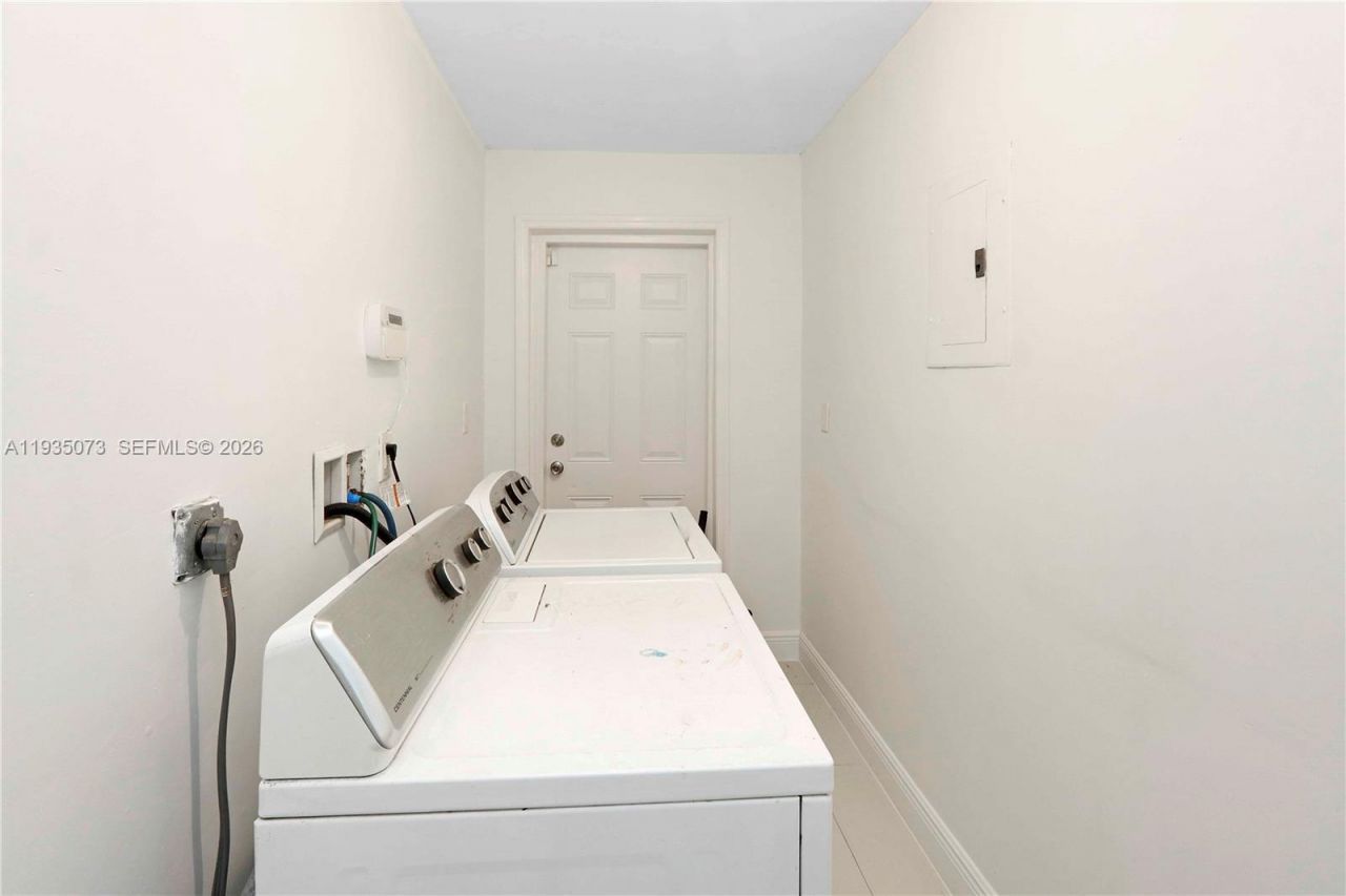 3001 NW 56th St, Miami, FL 33142 Photo