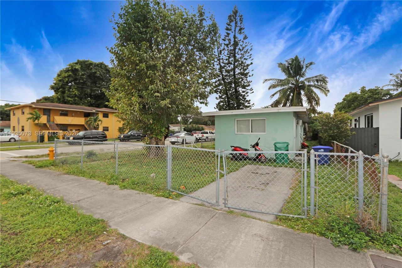 3001 NW 56th St, Miami, FL 33142 Photo