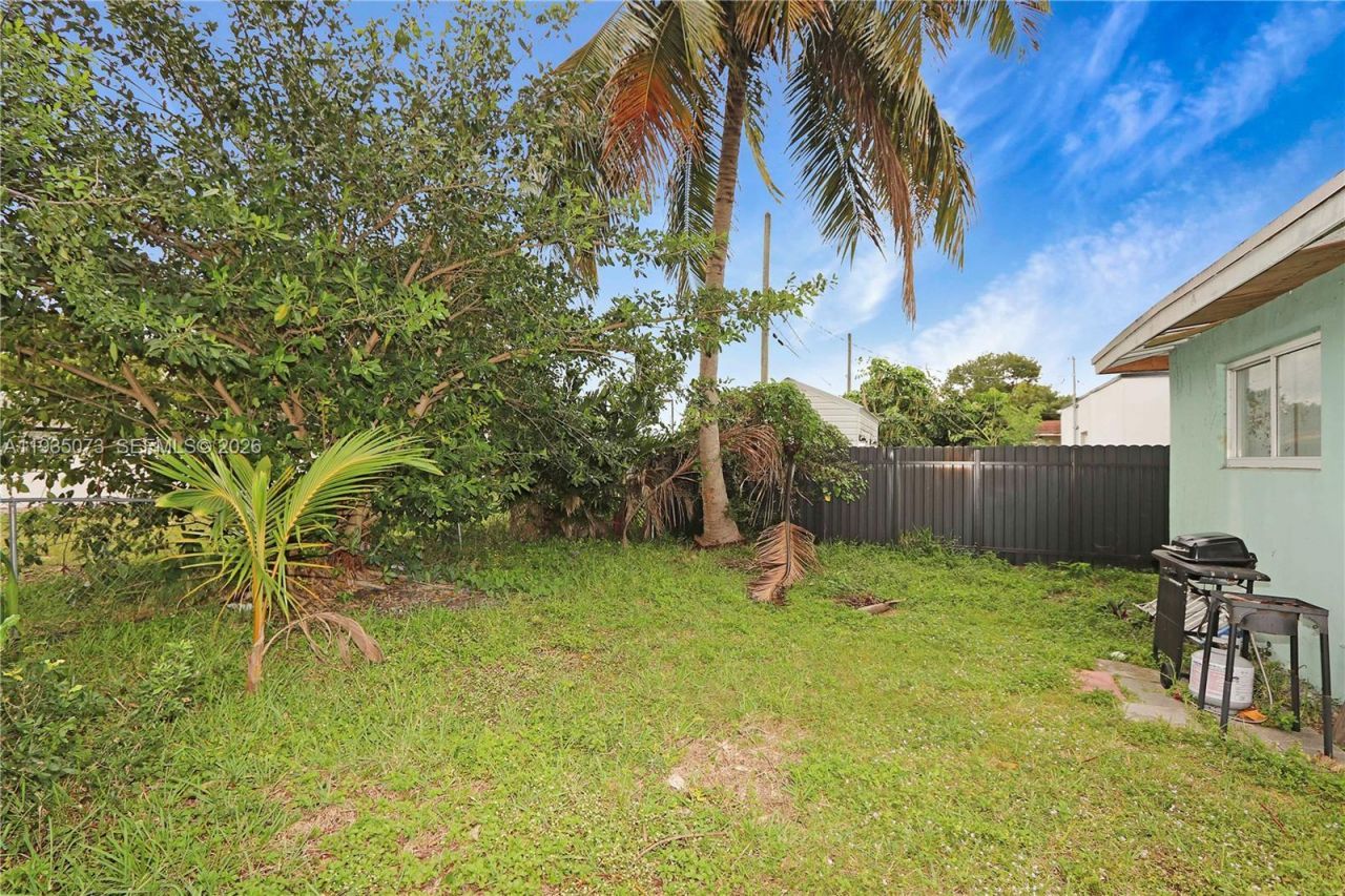 3001 NW 56th St, Miami, FL 33142 Photo