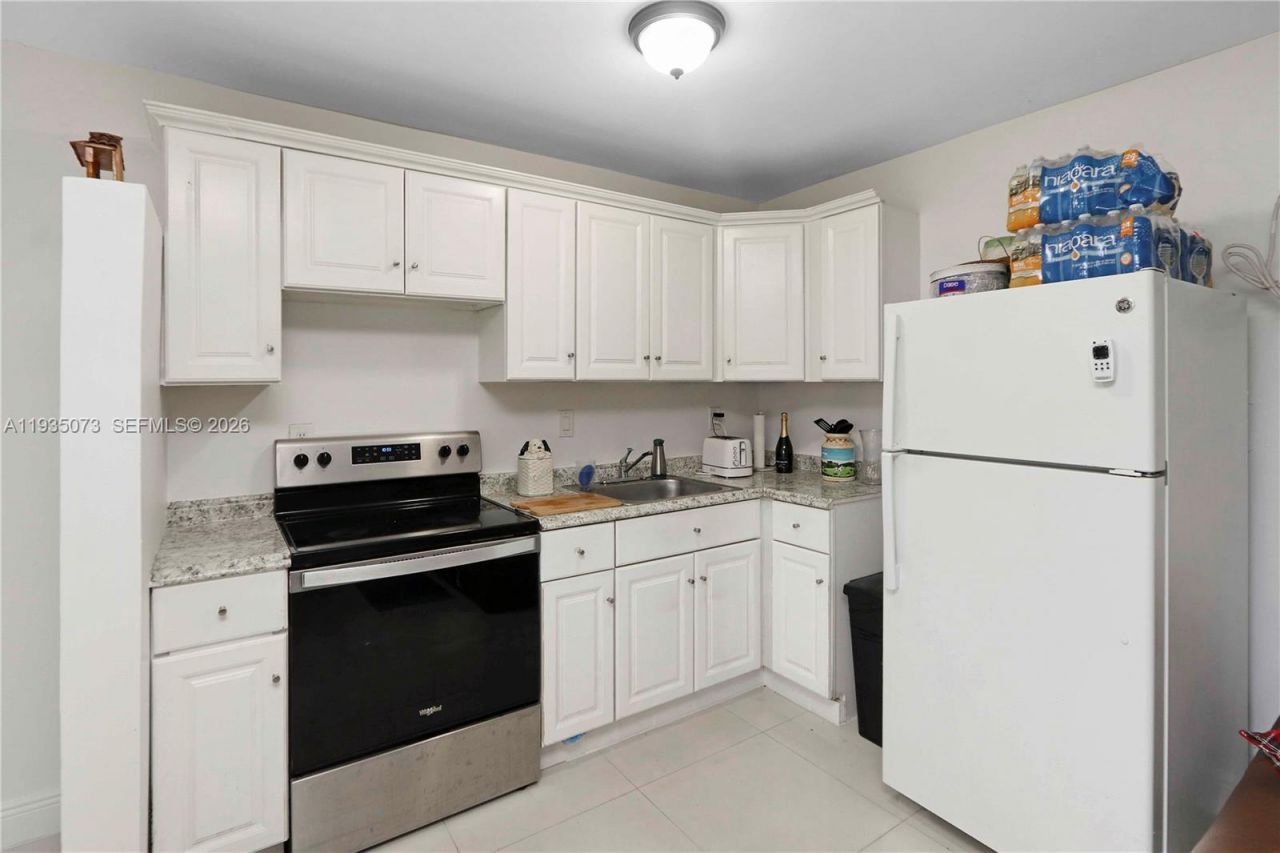 3001 NW 56th St, Miami, FL 33142 Photo