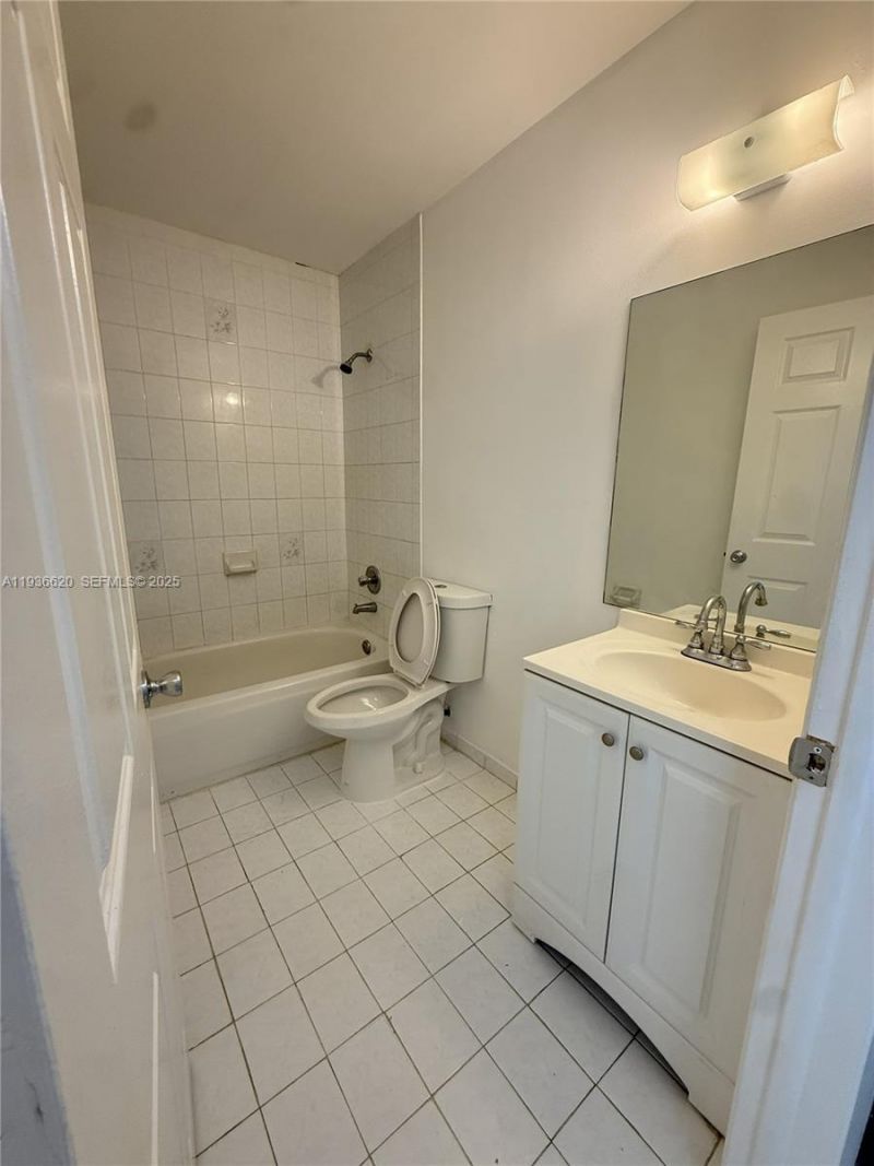 8851 NW 119th St , Unit 4303, Hialeah Gardens, FL 33018 Photo
