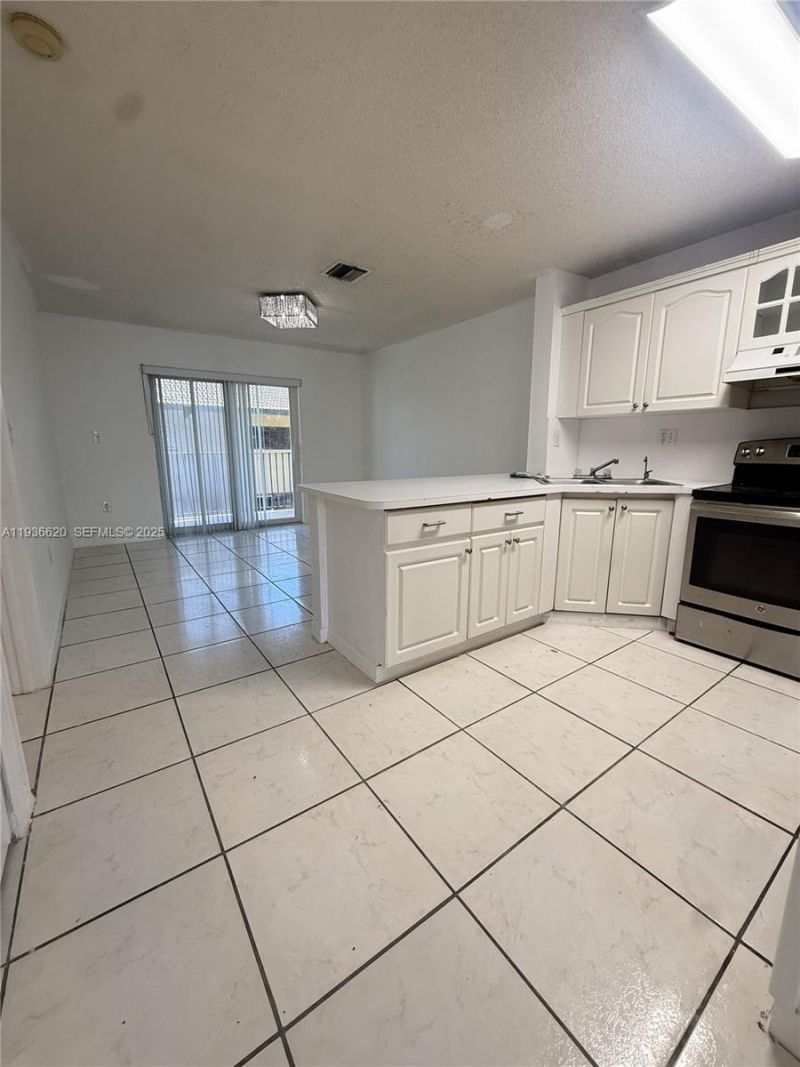 8851 NW 119th St , Unit 4303, Hialeah Gardens, FL 33018 Photo