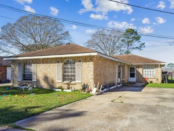 114 LARTIGUE Street, Belle Chasse, LA 70037