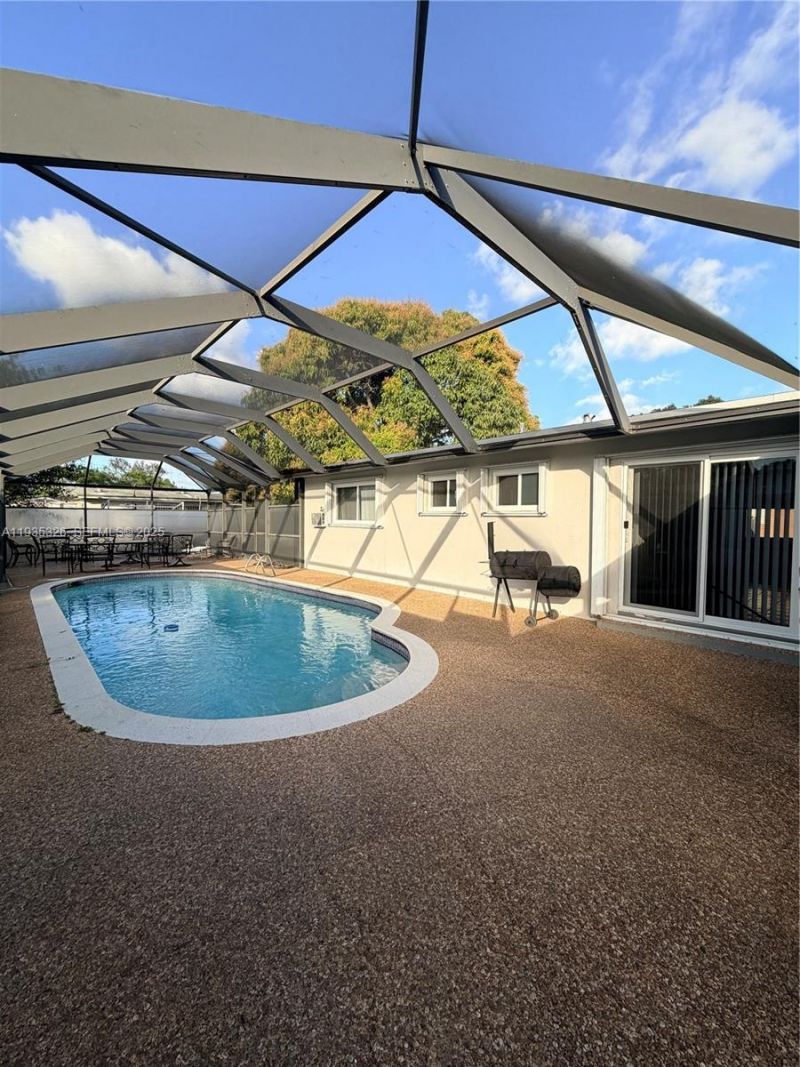 775 NW 177th Ter, Unit -, Miami Gardens, FL 33169 Photo