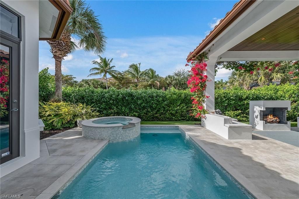 2243 Residence Cir, Naples, FL 34105 Photo