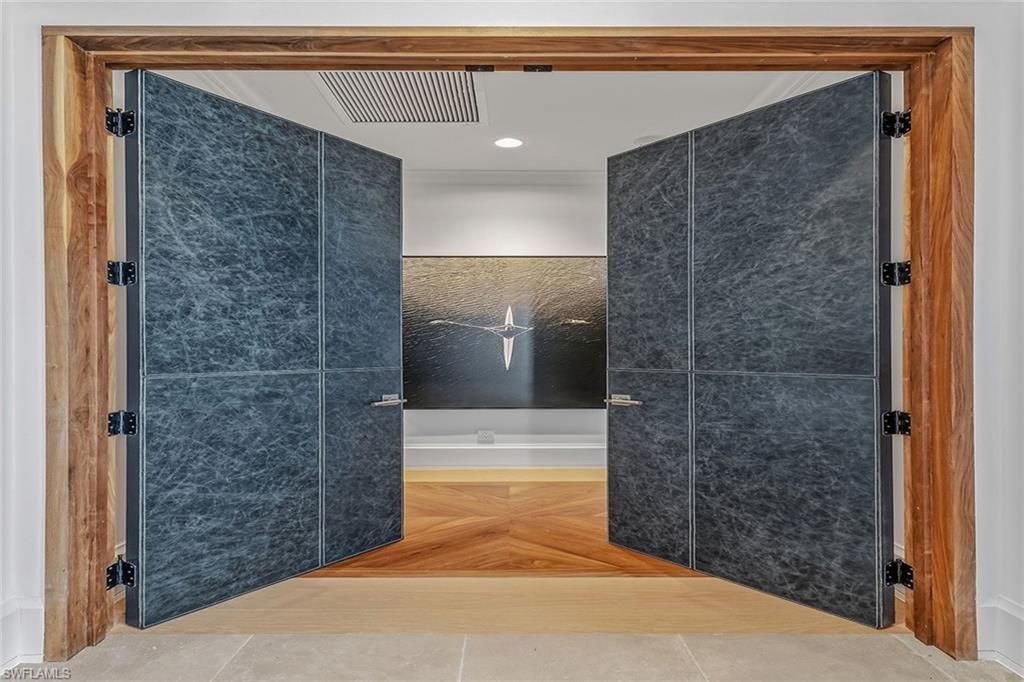 2243 Residence Cir, Naples, FL 34105 Photo