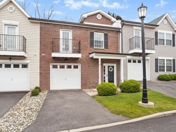 21 Gregg Ct, Newton, NJ 07860