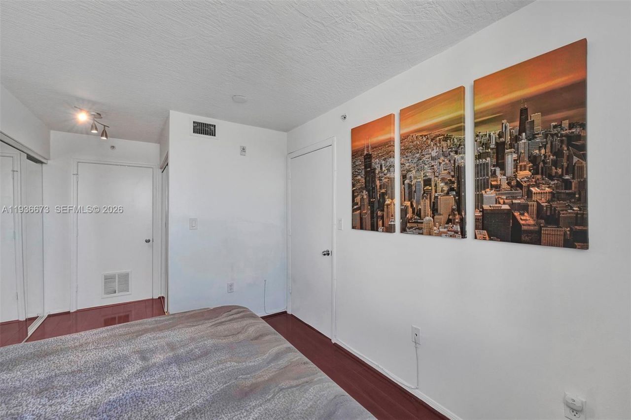 102 SW 6th Ave, Unit 305, Miami, FL 33130 Photo