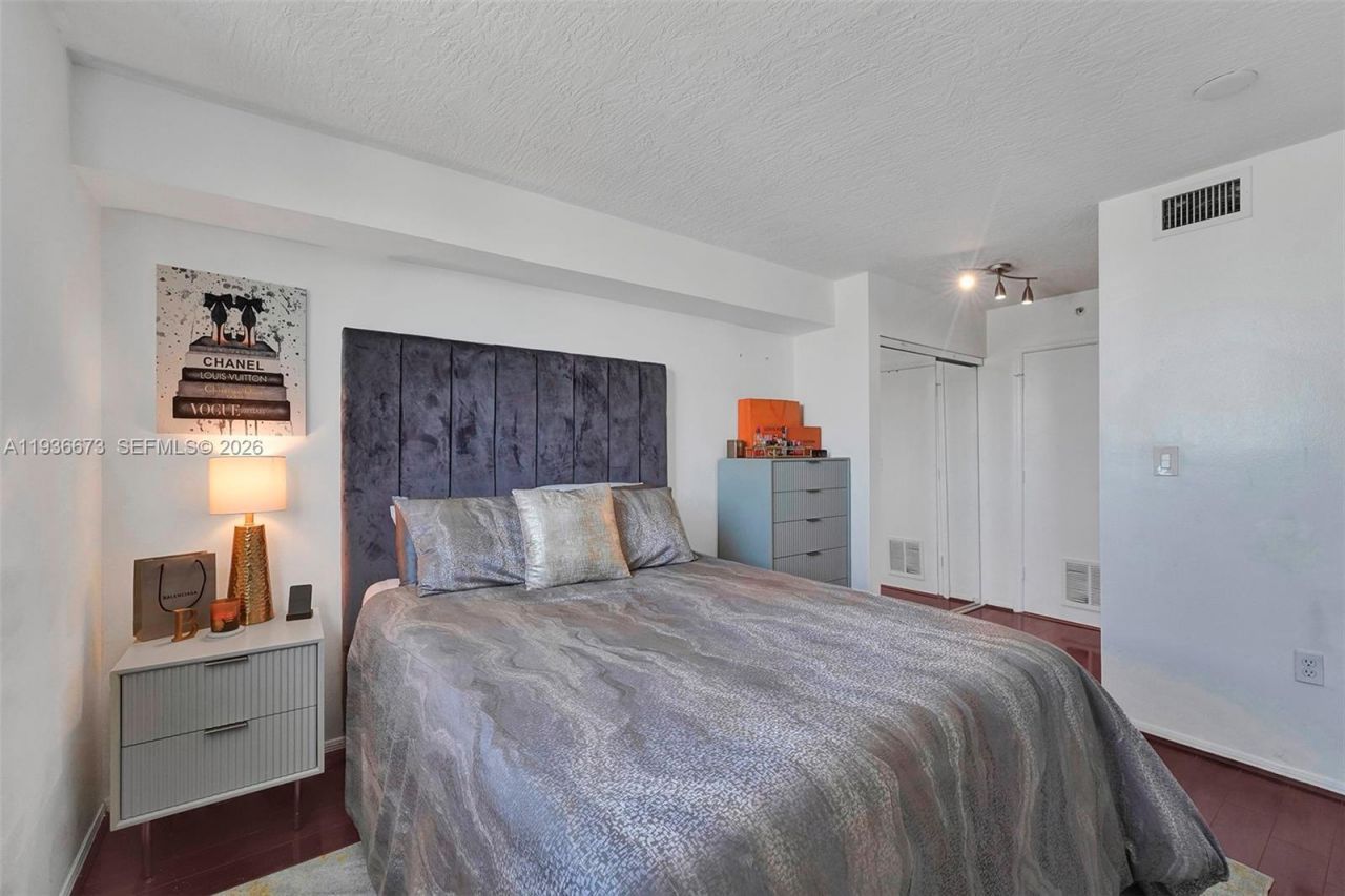 102 SW 6th Ave, Unit 305, Miami, FL 33130 Photo