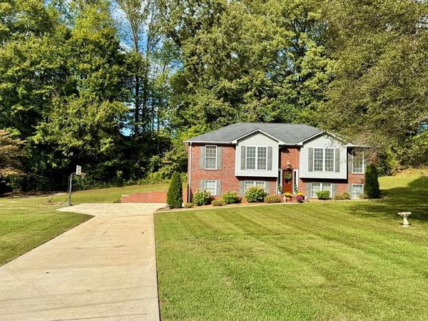 1920 Bay View Dr, Cookeville, TN 38506