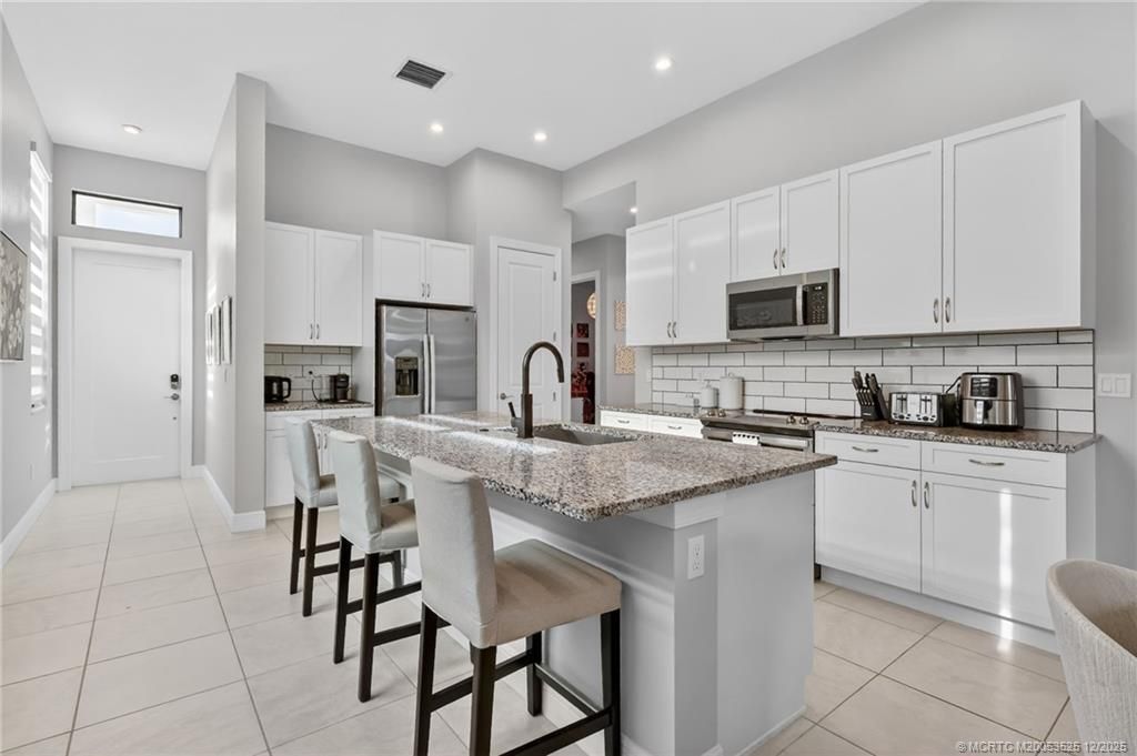 180 SE Via Bisento, Port Saint Lucie, FL 34952 Photo