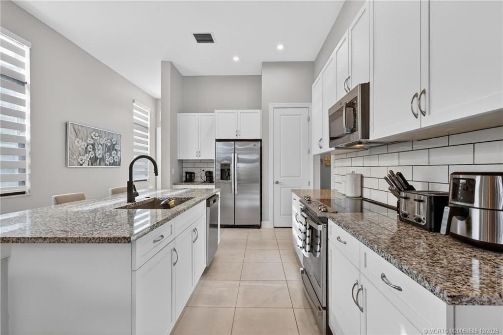 180 SE Via Bisento, Port Saint Lucie, FL 34952 Photo