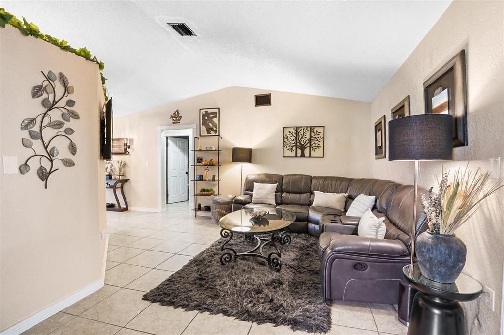 20239 NW 33rd Ct, Miami Gardens, FL 33056 Photo