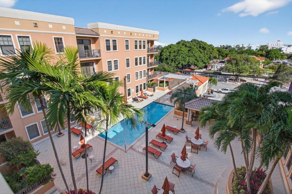 511 Lucerne Avenue, Unit 612, Lake Worth Beach, FL 33460 Photo