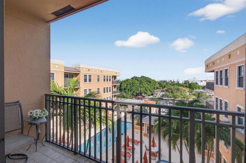 511 Lucerne Avenue, Unit 612, Lake Worth Beach, FL 33460 Photo