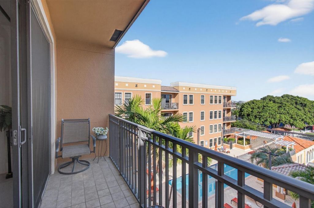 511 Lucerne Avenue, Unit 612, Lake Worth Beach, FL 33460 Photo