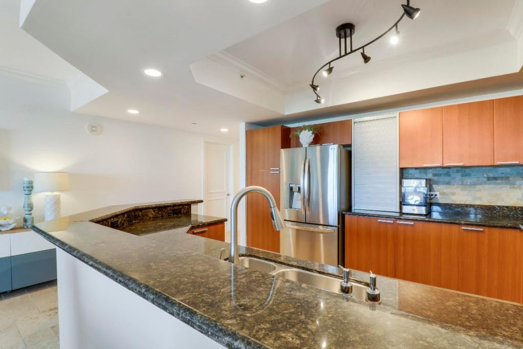 2640 Lake Shore Drive, Unit 1508, Riviera Beach, FL 33404 Photo