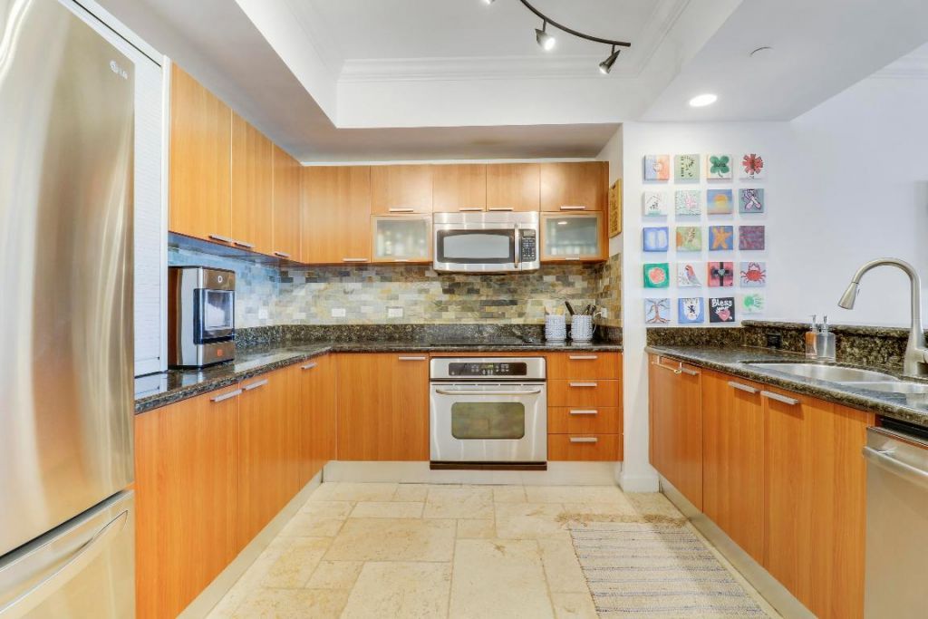 2640 Lake Shore Drive, Unit 1508, Riviera Beach, FL 33404 Photo