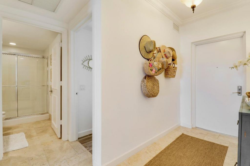 2640 Lake Shore Drive, Unit 1508, Riviera Beach, FL 33404 Photo