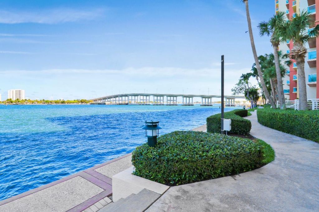 2640 Lake Shore Drive, Unit 1508, Riviera Beach, FL 33404 Photo