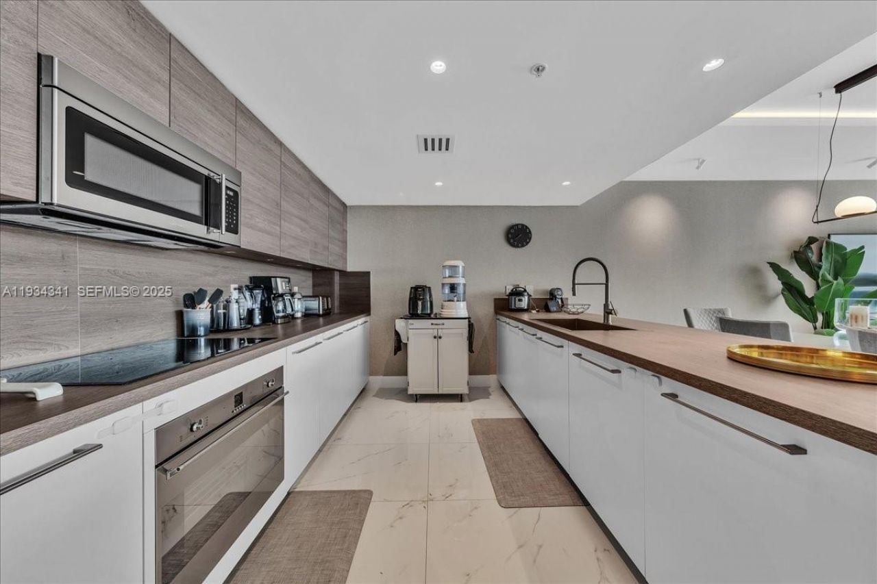 400 Sunny Isles Blvd, Unit 718, Sunny Isles Beach, FL 33160 Photo