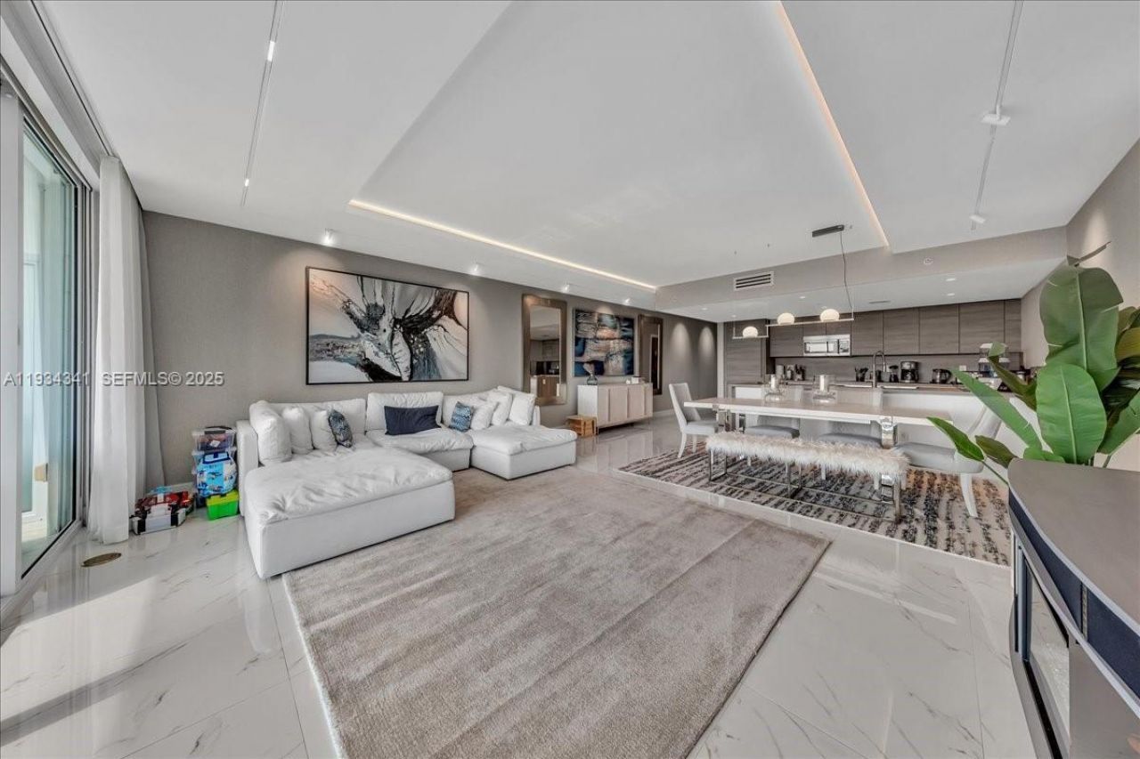 400 Sunny Isles Blvd, Unit 718, Sunny Isles Beach, FL 33160 Photo