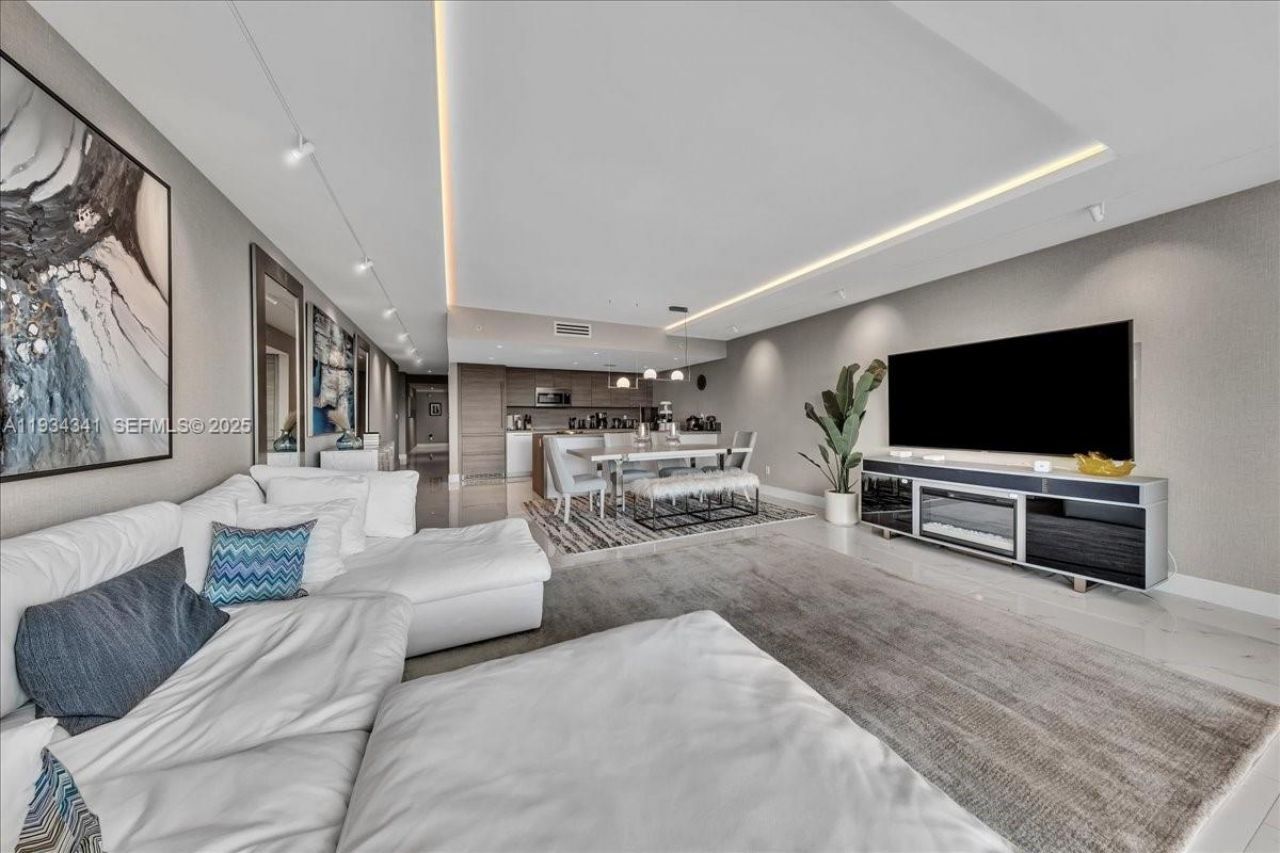 400 Sunny Isles Blvd, Unit 718, Sunny Isles Beach, FL 33160 Photo