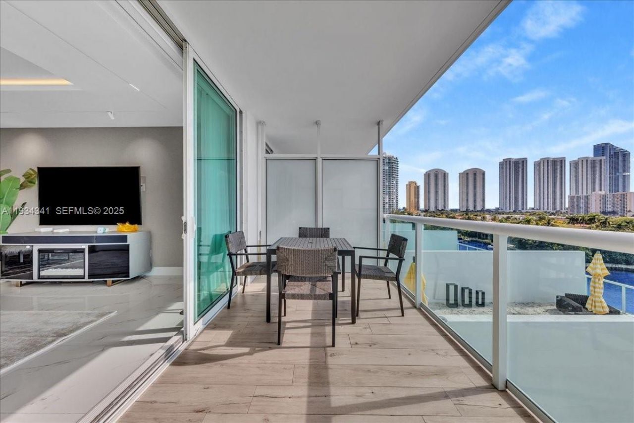 400 Sunny Isles Blvd, Unit 718, Sunny Isles Beach, FL 33160 Photo