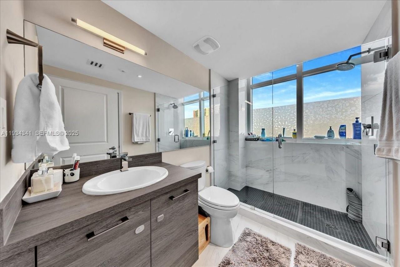 400 Sunny Isles Blvd, Unit 718, Sunny Isles Beach, FL 33160 Photo