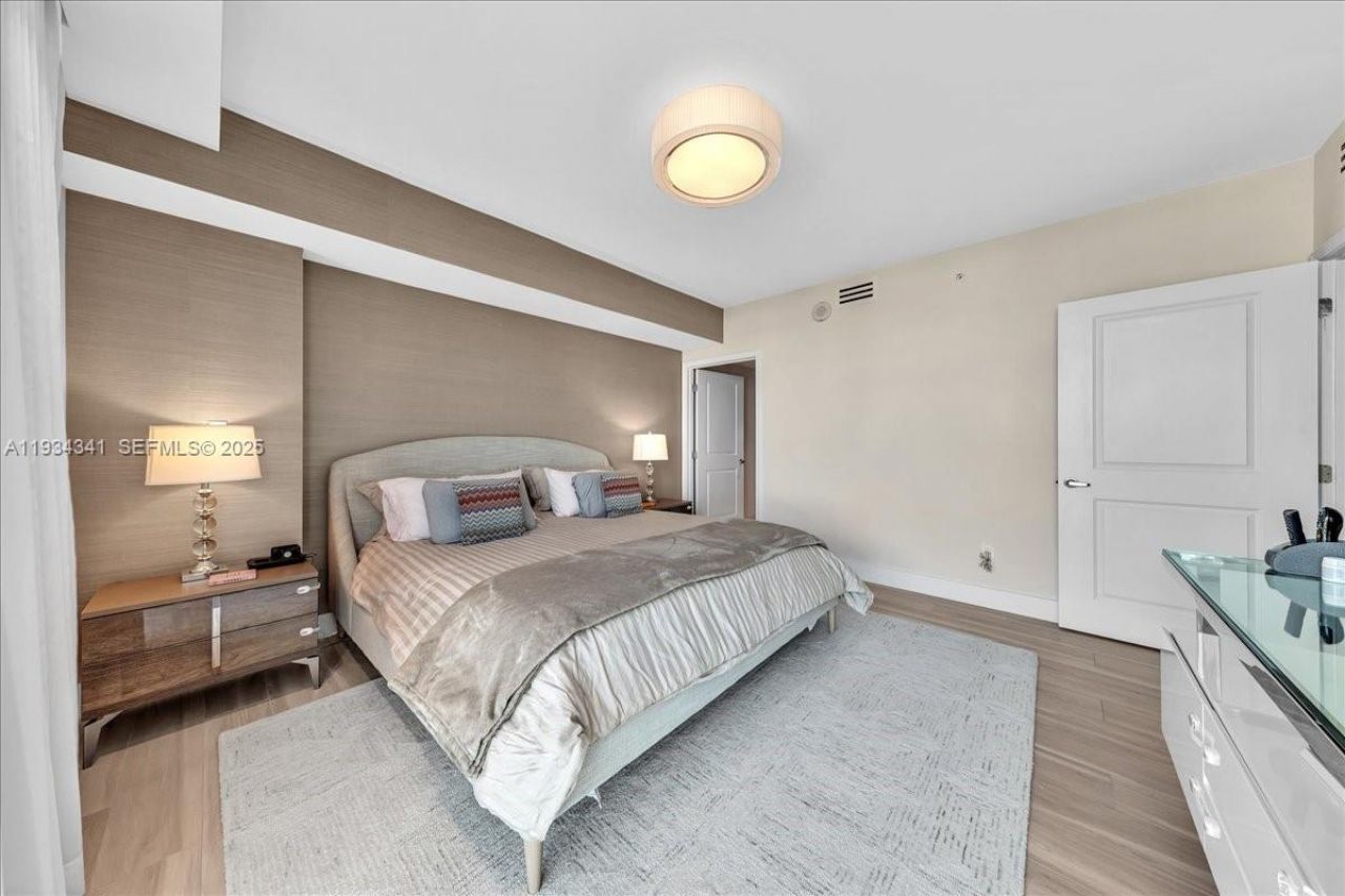 400 Sunny Isles Blvd, Unit 718, Sunny Isles Beach, FL 33160 Photo