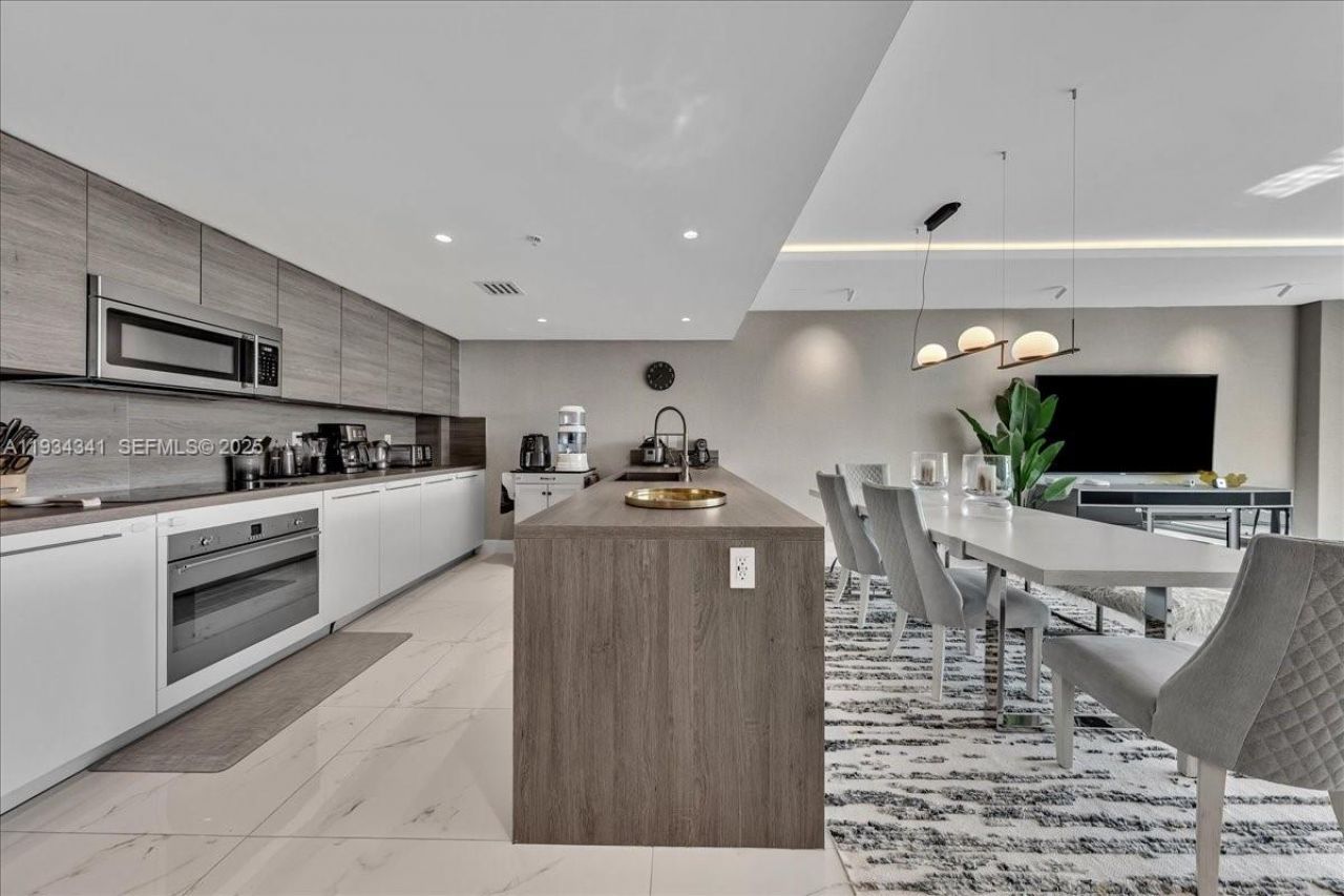 400 Sunny Isles Blvd, Unit 718, Sunny Isles Beach, FL 33160 Photo